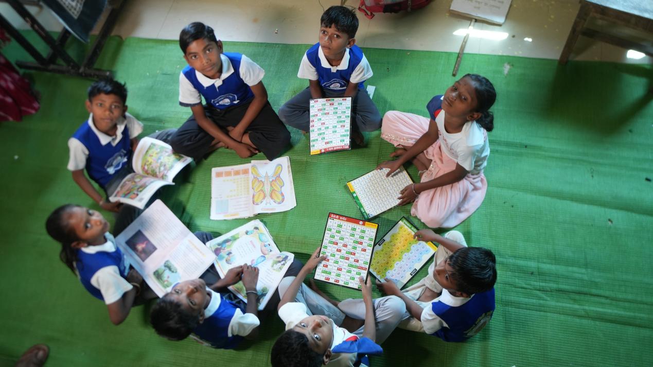 Group reading circle