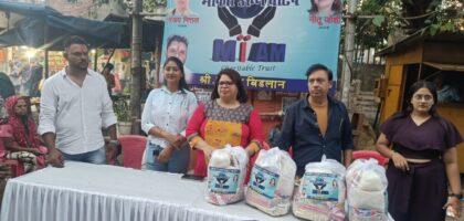 Miam Distributes Groceries to Women in Mumbai